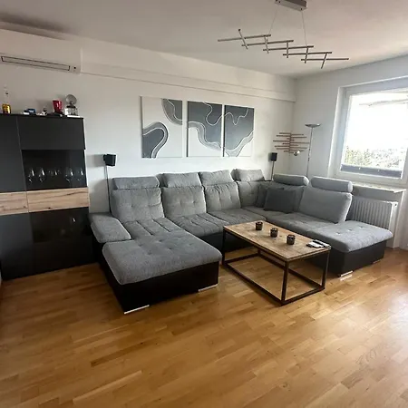 Lichtdurchflutete Penthousewohnung Mit Blick Auf Schoeckl Und Schlossberg Грац